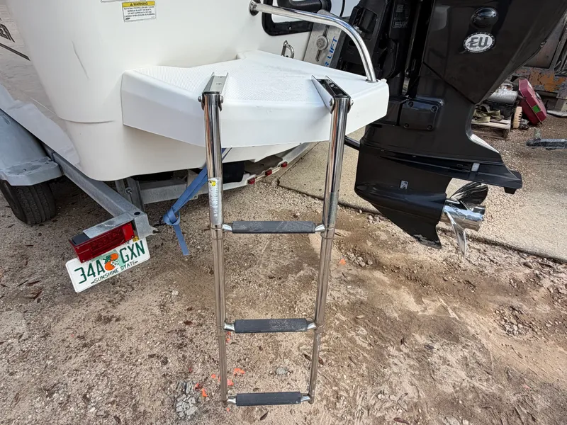 Slide: The Image of Boston Whaler 190 MONTAUAK 2015 - 58