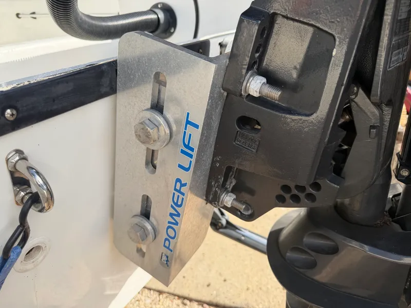 Slide: The Image of Boston Whaler 190 MONTAUAK 2015 - 6