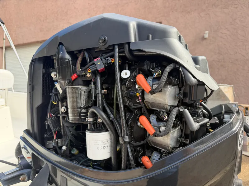 Slide: The Image of Boston Whaler 190 MONTAUAK 2015 - 60