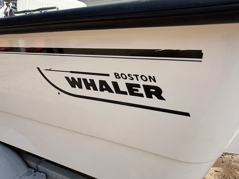 Slide: The Image of Boston Whaler 190 MONTAUAK 2015 - 64
