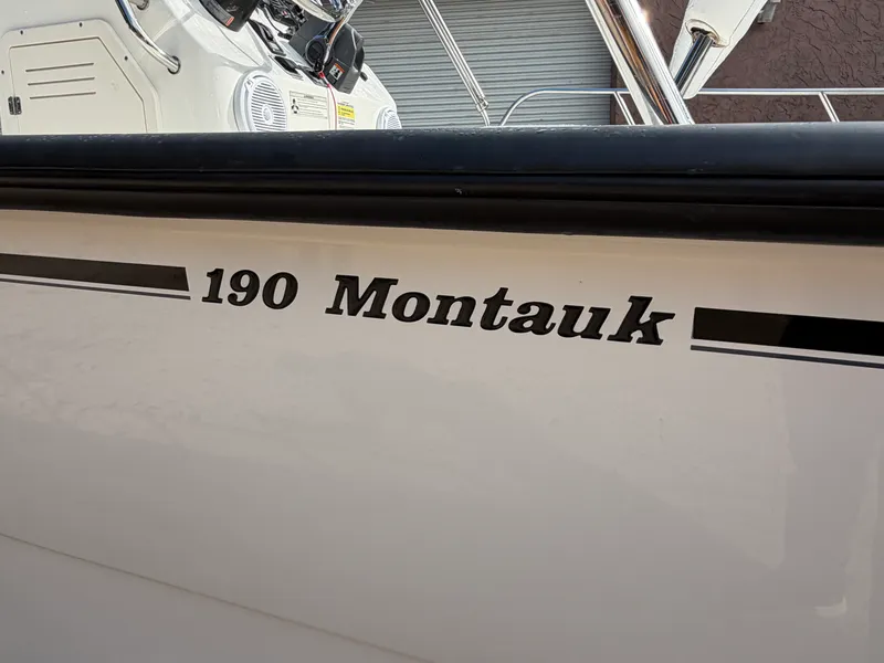 Slide: The Image of Boston Whaler 190 MONTAUAK 2015 - 65