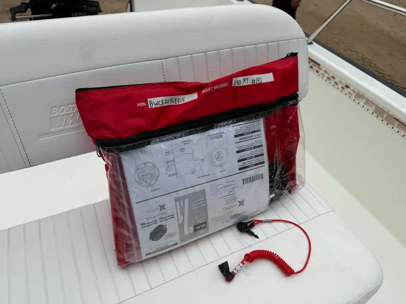 Slide: The Image of Boston Whaler 190 MONTAUAK 2015 - 67