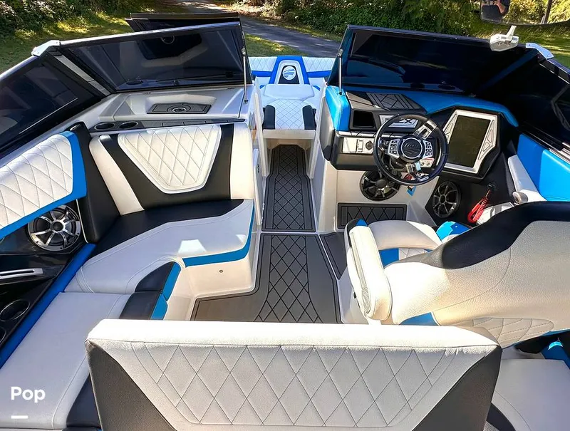 Slide: The Image of Tige RZX2 2018 - 14745958