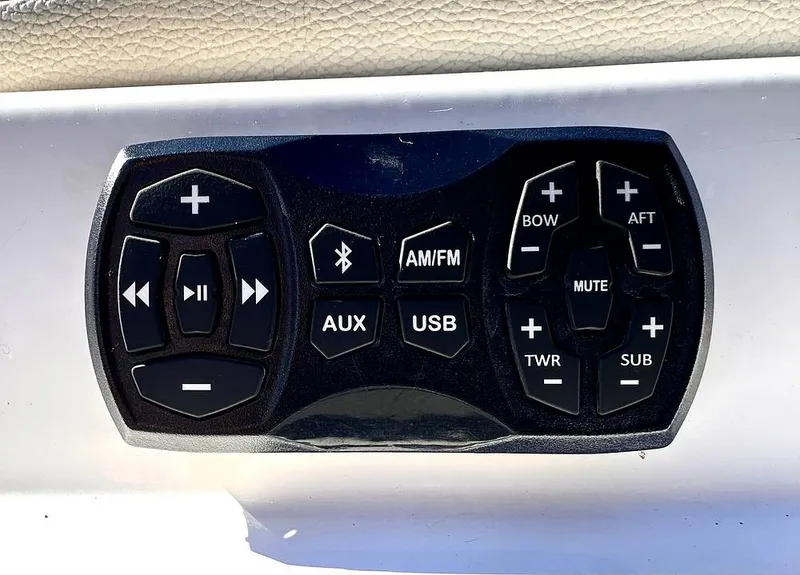 Slide: The Image of Tige RZX2 2018 - 14745866