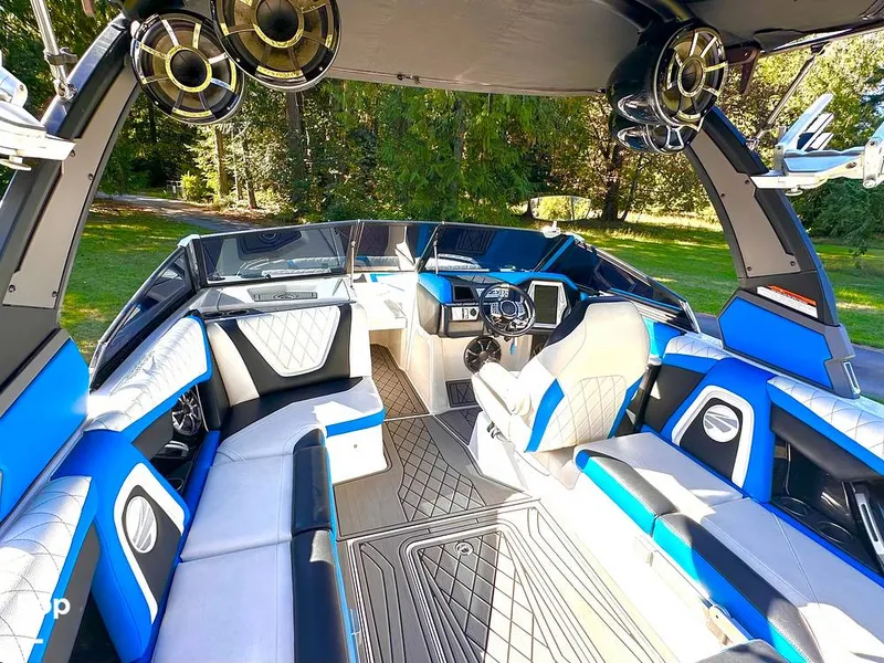 Slide: The Image of Tige RZX2 2018 - 14745877