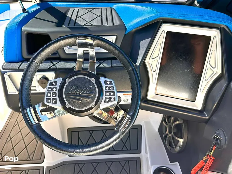 Slide: The Image of Tige RZX2 2018 - 14745882