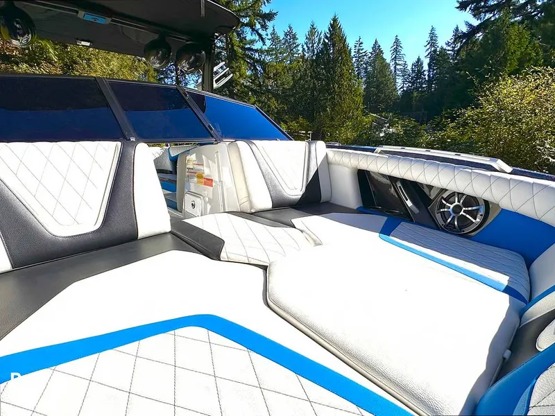 Slide: The Image of Tige RZX2 2018 - 14745893