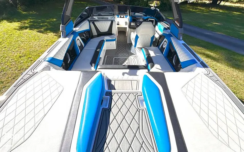 Slide: The Image of Tige RZX2 2018 - 14745895