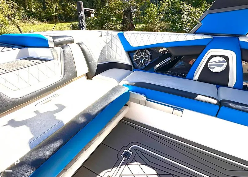 Slide: The Image of Tige RZX2 2018 - 14745906