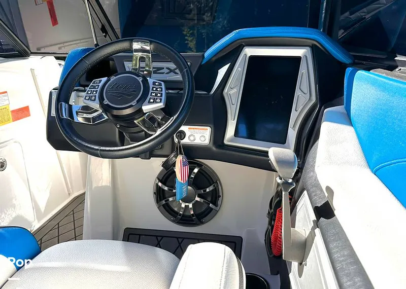 Slide: The Image of Tige RZX2 2018 - 14745911