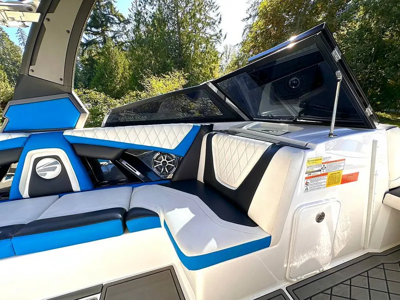 Slide: The Image of Tige RZX2 2018 - 14745920