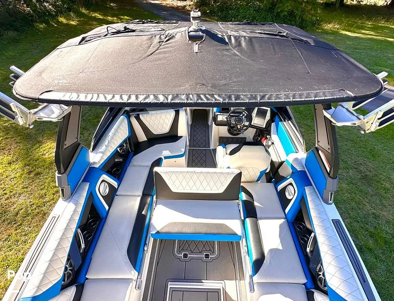 Slide: The Image of Tige RZX2 2018 - 14745957