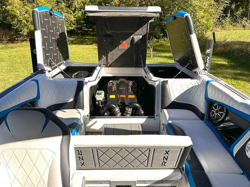 Slide: The Image of Tige RZX2 2018 - 14745944