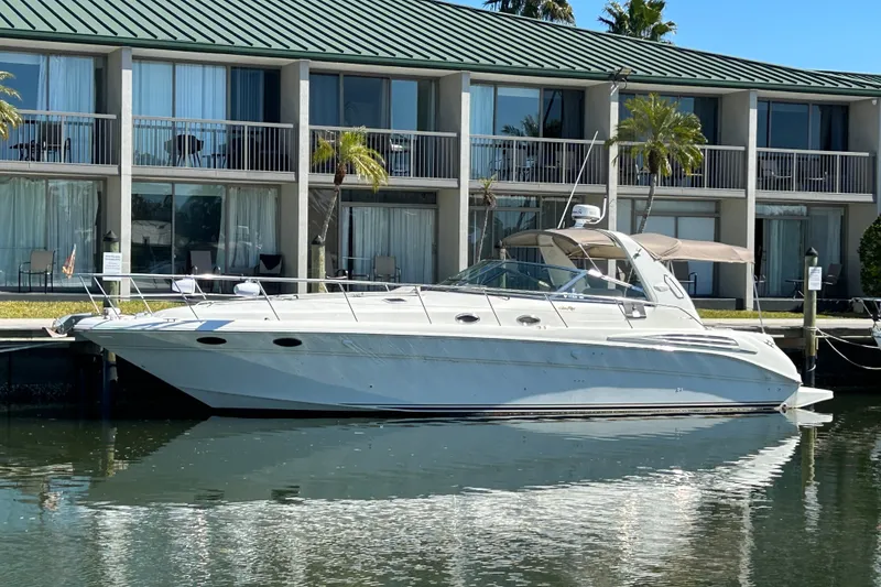 The Image of Sea Ray 400 Express Cruiser 1999 - 0
