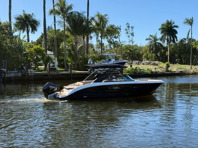 Slide: The Image of Sea Ray SDX 270 Outboard 2026 - 1