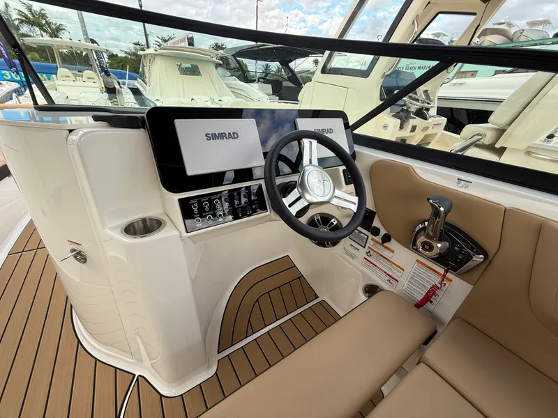 Slide: The Image of Sea Ray SDX 270 Outboard 2026 - 18