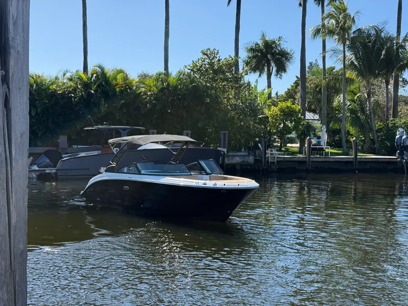 Slide: The Image of Sea Ray SDX 270 Outboard 2026 - 3