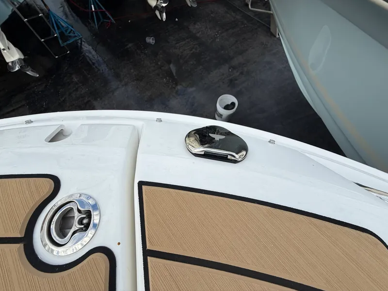 Slide: The Image of Sea Ray SDX 270 Outboard 2026 - 33