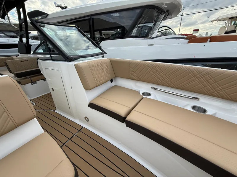 Slide: The Image of Sea Ray SDX 270 Outboard 2026 - 36