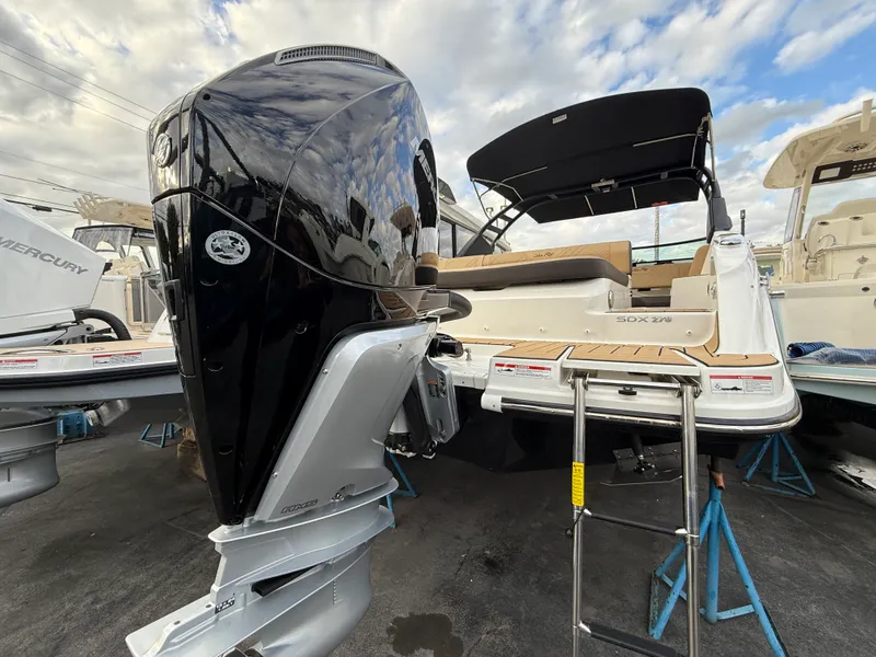 Slide: The Image of Sea Ray SDX 270 Outboard 2026 - 39