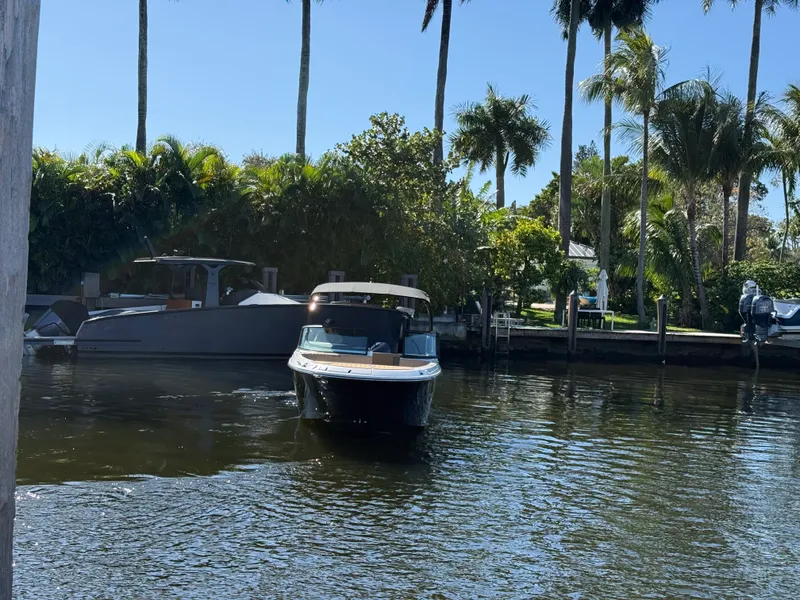 Slide: The Image of Sea Ray SDX 270 Outboard 2026 - 5