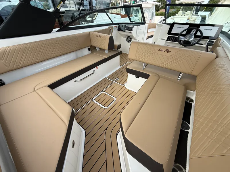 Slide: The Image of Sea Ray SDX 270 Outboard 2026 - 9