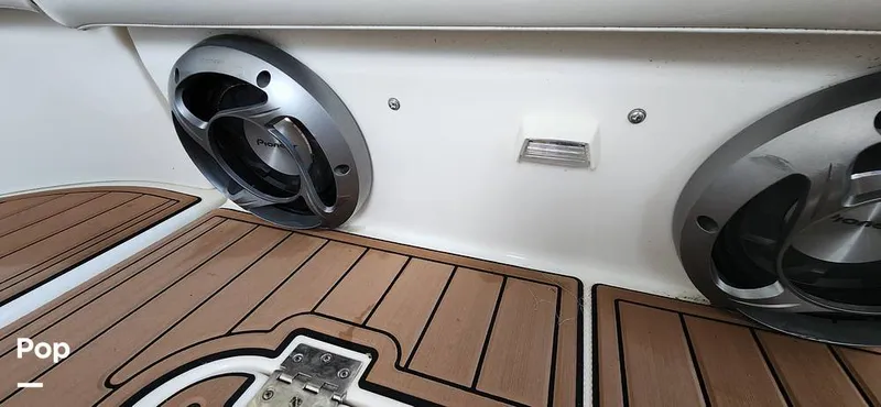 Slide: The Image of Cruisers Yachts 3772 Express 2003 - 14620418