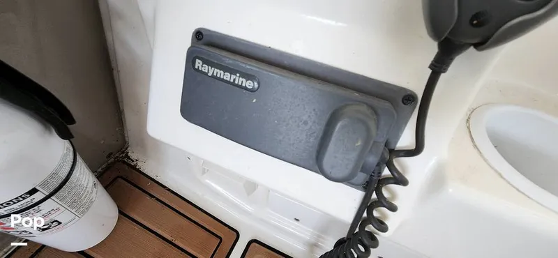 Slide: The Image of Cruisers Yachts 3772 Express 2003 - 14620284