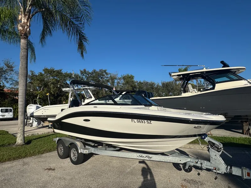 Slide: The Image of Sea Ray SPX 190 OUTBOARD 2021 - 1