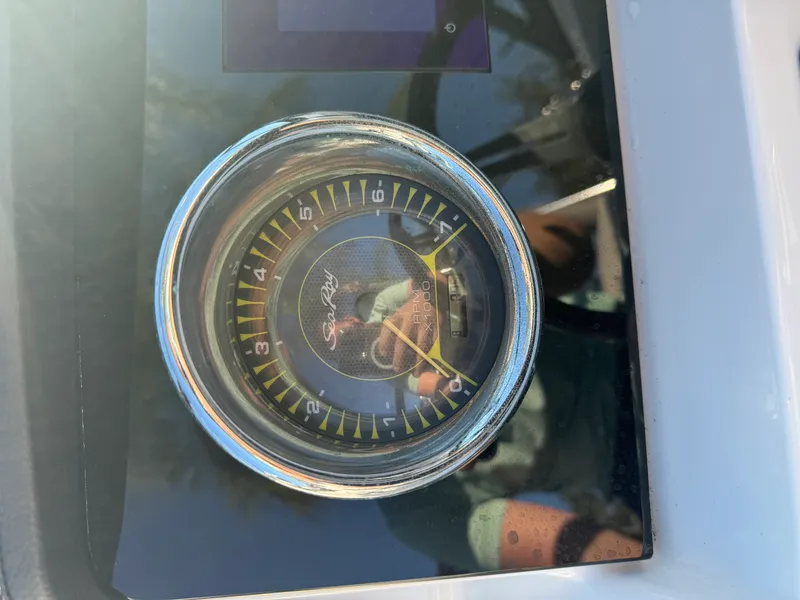 Slide: The Image of Sea Ray SPX 190 OUTBOARD 2021 - 17