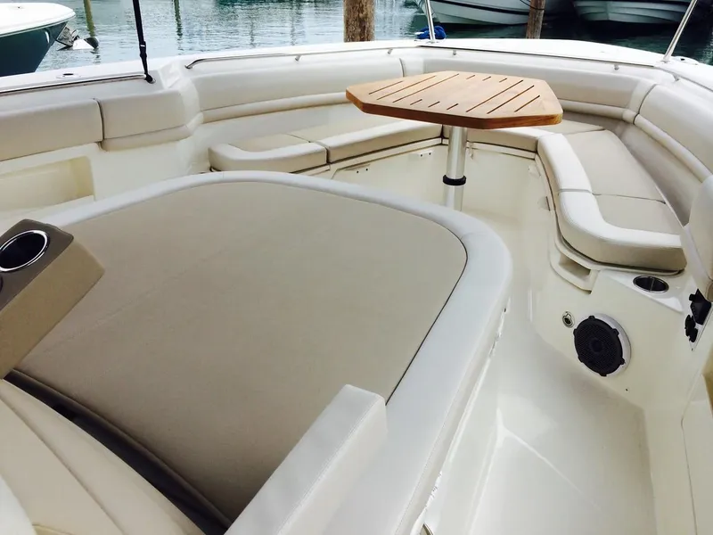 Slide: The Image of Boston Whaler 380 Outrage 2026 - 14