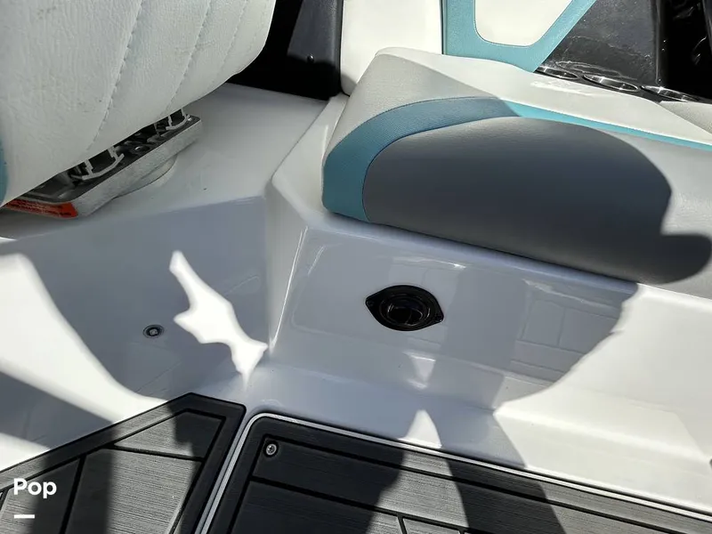 Slide: The Image of Tige 23RZX 2021 - 14943054