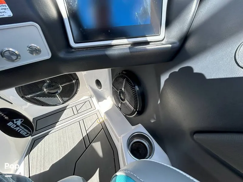 Slide: The Image of Tige 23RZX 2021 - 14943058