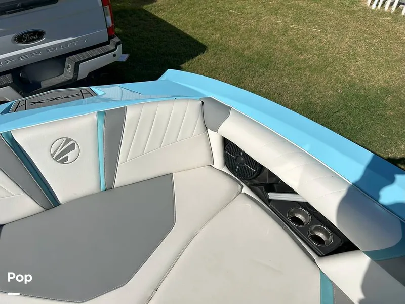 Slide: The Image of Tige 23RZX 2021 - 14943070