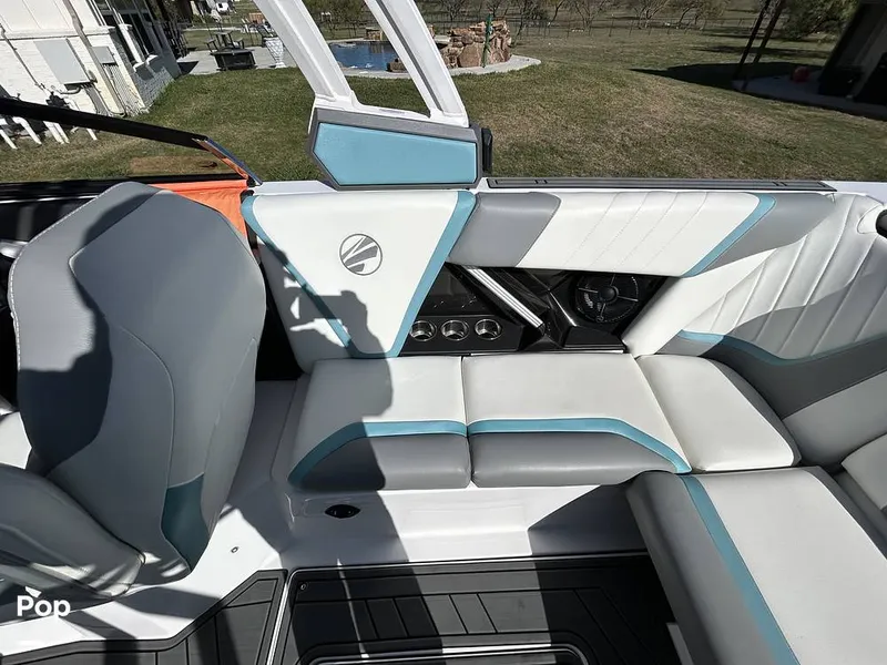 Slide: The Image of Tige 23RZX 2021 - 14943040