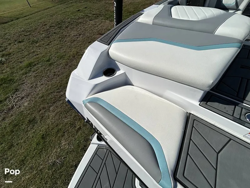 Slide: The Image of Tige 23RZX 2021 - 14943016