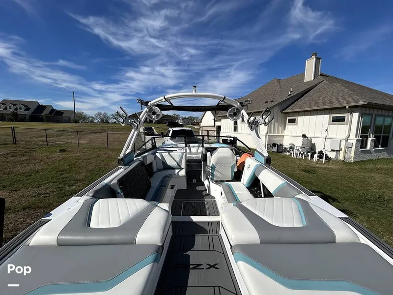 Slide: The Image of Tige 23RZX 2021 - 14943019