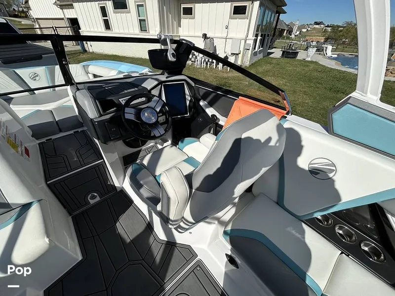 Slide: The Image of Tige 23RZX 2021 - 14943043