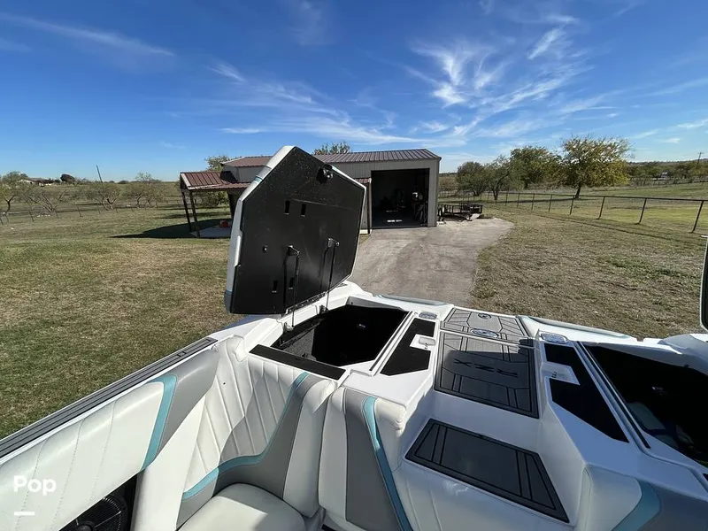 Slide: The Image of Tige 23RZX 2021 - 14943021