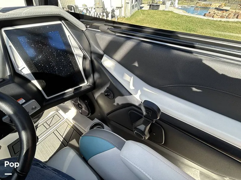 Slide: The Image of Tige 23RZX 2021 - 14943057