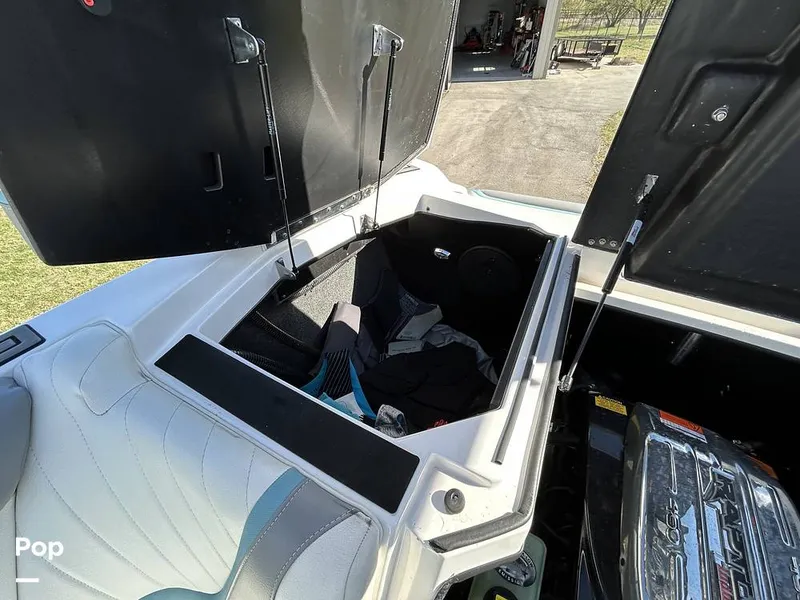 Slide: The Image of Tige 23RZX 2021 - 14943035