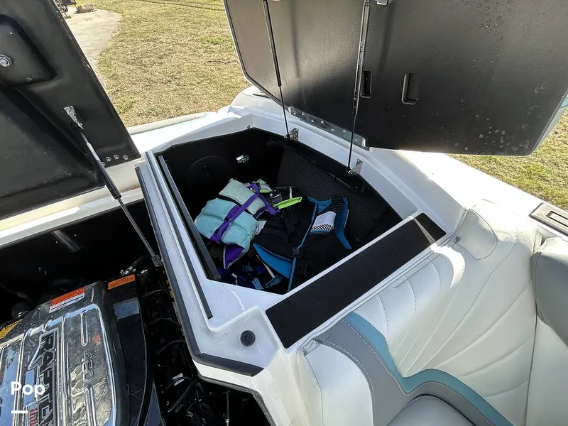 Slide: The Image of Tige 23RZX 2021 - 14943036