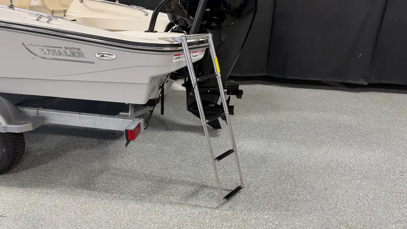 Slide: The Image of Boston Whaler 160 Super Sport 2026 - 12
