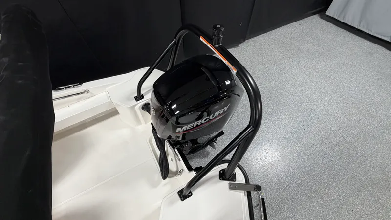 Slide: The Image of Boston Whaler 160 Super Sport 2026 - 13