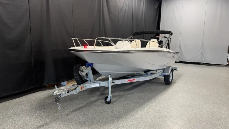 Slide: The Image of Boston Whaler 160 Super Sport 2026 - 2