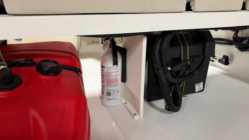 Slide: The Image of Boston Whaler 160 Super Sport 2026 - 21