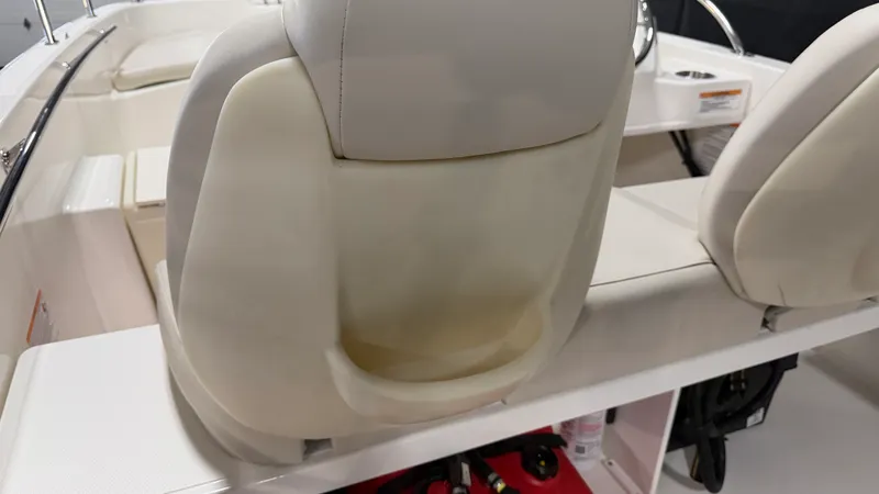 Slide: The Image of Boston Whaler 160 Super Sport 2026 - 24