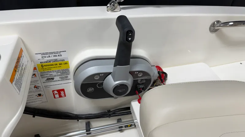 Slide: The Image of Boston Whaler 160 Super Sport 2026 - 28