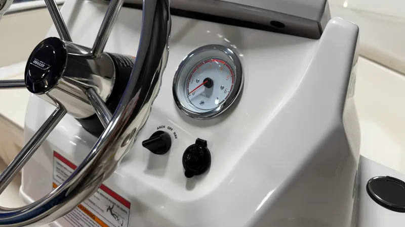 Slide: The Image of Boston Whaler 160 Super Sport 2026 - 34