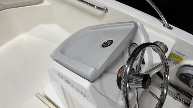Slide: The Image of Boston Whaler 160 Super Sport 2026 - 36